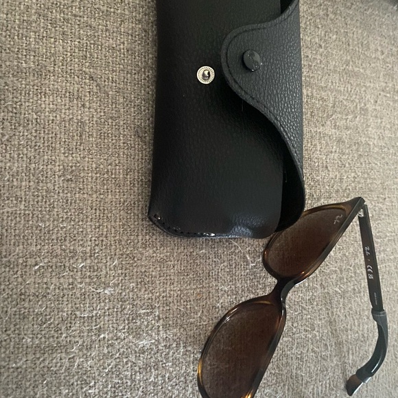 COPY - Ray ban Havana women’s sunglasses - Picture 2 of 7